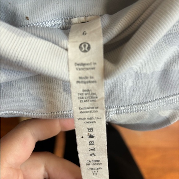 Gray Camo lululemon leggings Sz 6 - Picture 8 of 8
